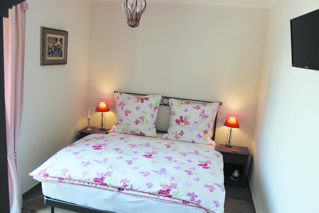 Alta Villa The Countryhouse Adults Only Boutique Bnb Vigliano d'Asti 部屋 写真